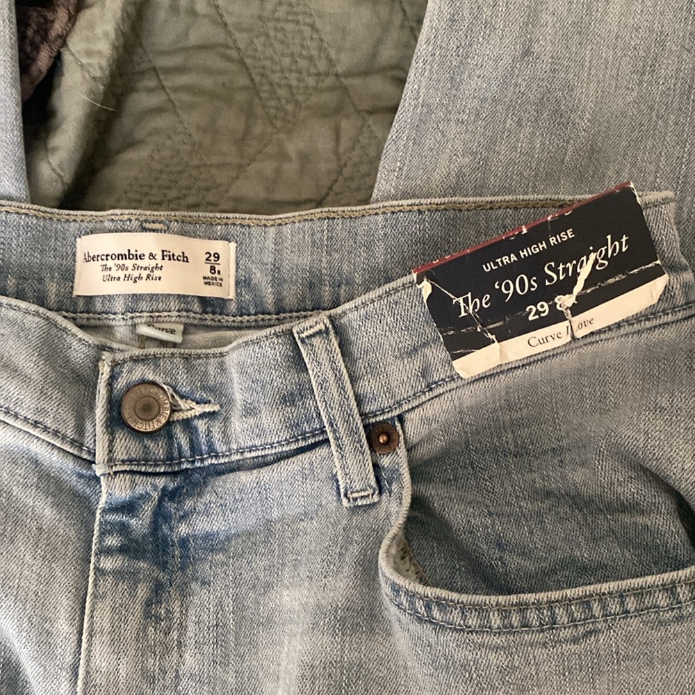 Abercrombie & Fitch The 90’s Straight Ultra High Rise Jeans Light Wash 29/8r - Picture 5 of 8